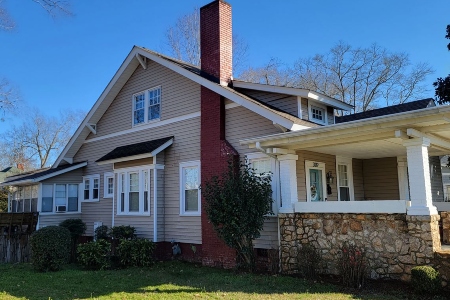 Is Soft Washing Better Than Pressure Washing? Thumbnail